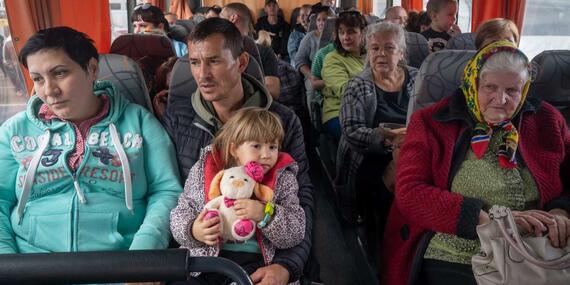 Families in transit in Zaporizhzhia, Zaporizka oblast. 