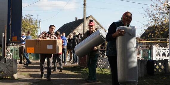 Aid distribution in the Ukrainian city of Kherson