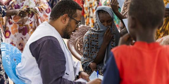 Food distribution in Wad Almajzoub, Sudan