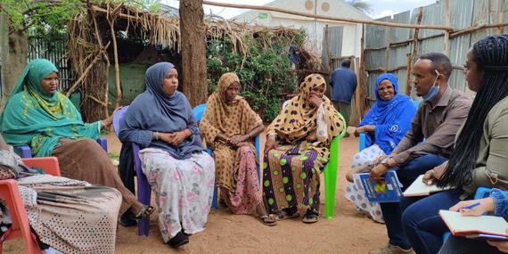 OCHA staff participate in a female focus group discussion with the residents of a camp for the displaced in Ethiopia’s Somali region.