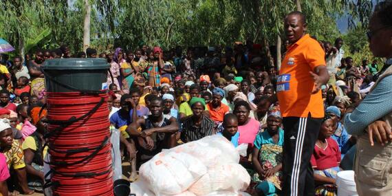 Humanitarian partners distribute relief items at a site for the internally displaced people in Mulanje District, Malawi. 
