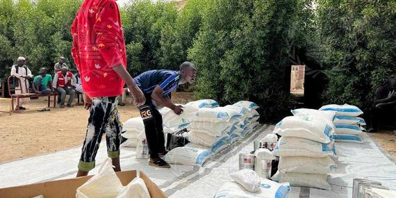 Emergency food packages in Port Sudan