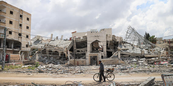 Widespread destruction in Khan Younis, Gaza