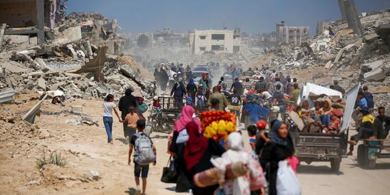 People being displaced inside the Gaza Strip following Israeli army evacuation orders