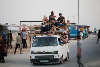 People leaving Rafah following an evacuation order by the Israeli authorities