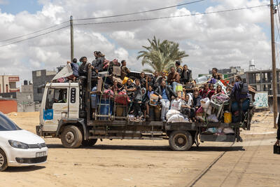People leaving Rafah on 7 May 2024 following an evacuation order by the Israeli authorities. Photo: WHO