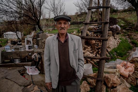An elderly man, survivor of the earthquake