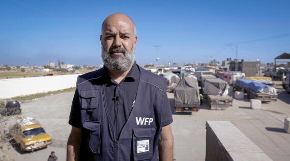 Photo of Ayman Munir Shulabq of WFP at Rafah crossing