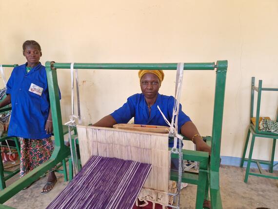 Displaced youths learn new skills thanks to the Wend Kuuni association. 