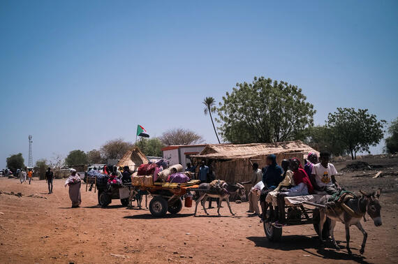 Refugees from Sudan cross into neighbouring South Sudan at the Joda border point.